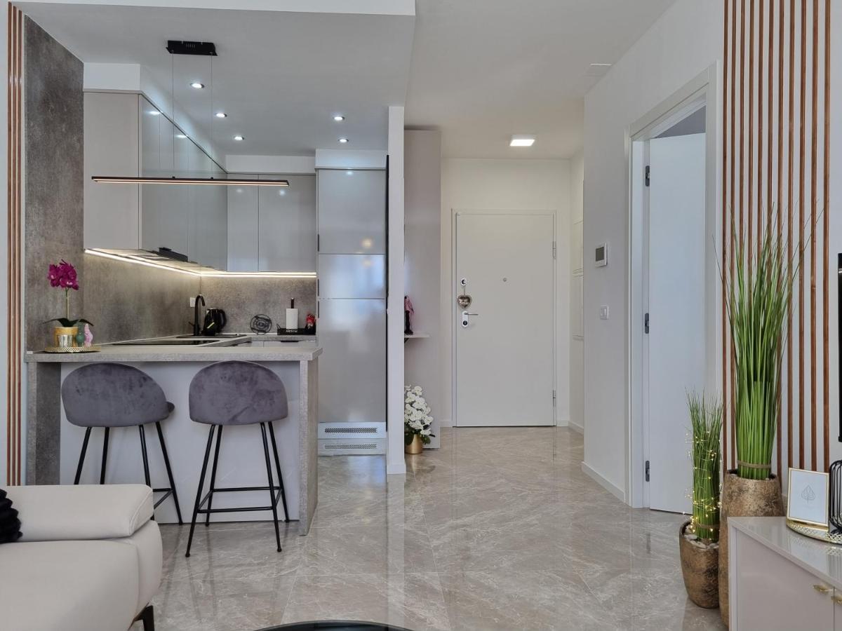 Apartment "50 Shades" With Balcony And Free Parking In The Garage Задар Экстерьер фото